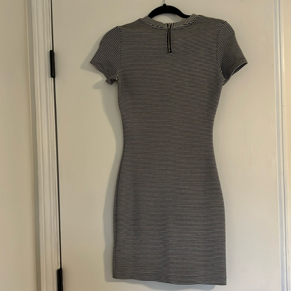 White/black striped, ribbed, fitted dress